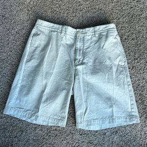 Khaki Vineyard vines club short